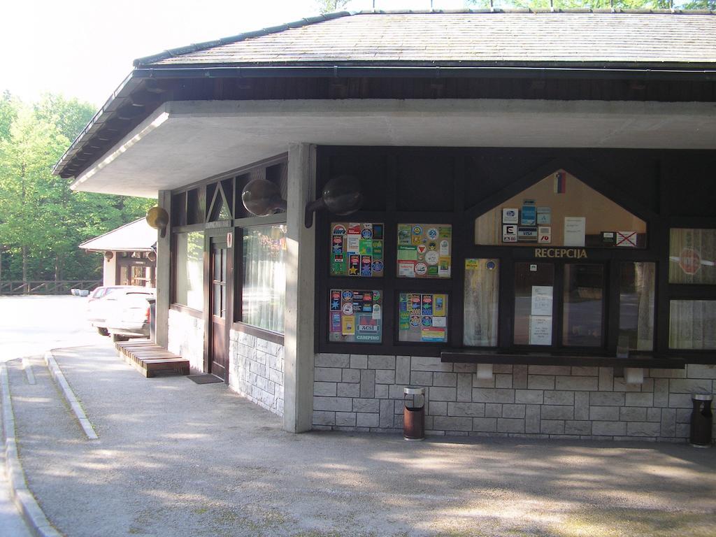 Camping Pivka Jama Postojna Exterior foto