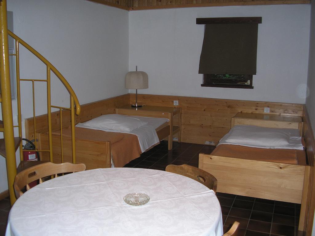 Camping Pivka Jama Postojna Habitación foto
